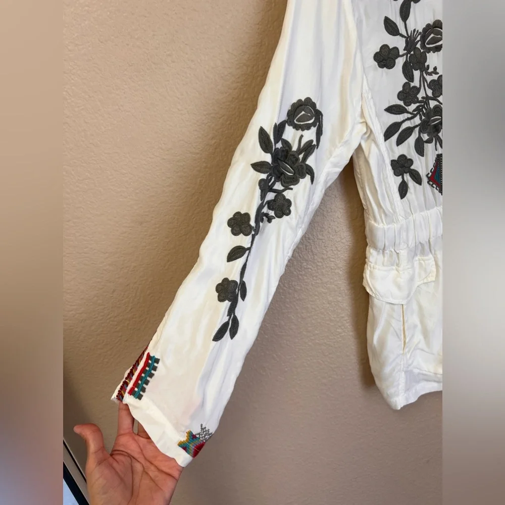 Johnny Was Milton Floral Zip Up Embroidered Lightweight Jacket Size XS - Picture 5 of 15